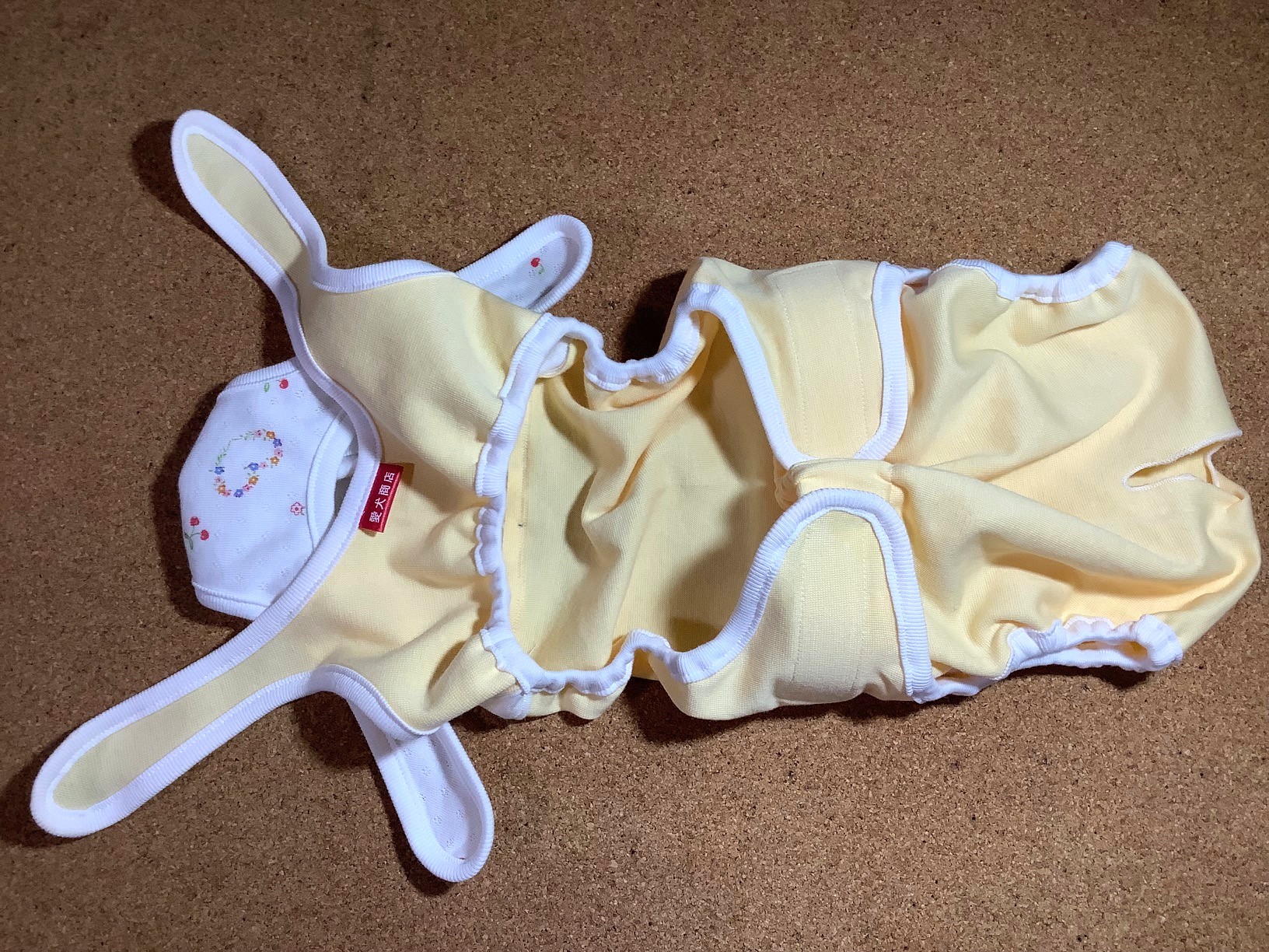 猫用　ミニサイズ　たまご色×小花リース柄　お試し♪♪