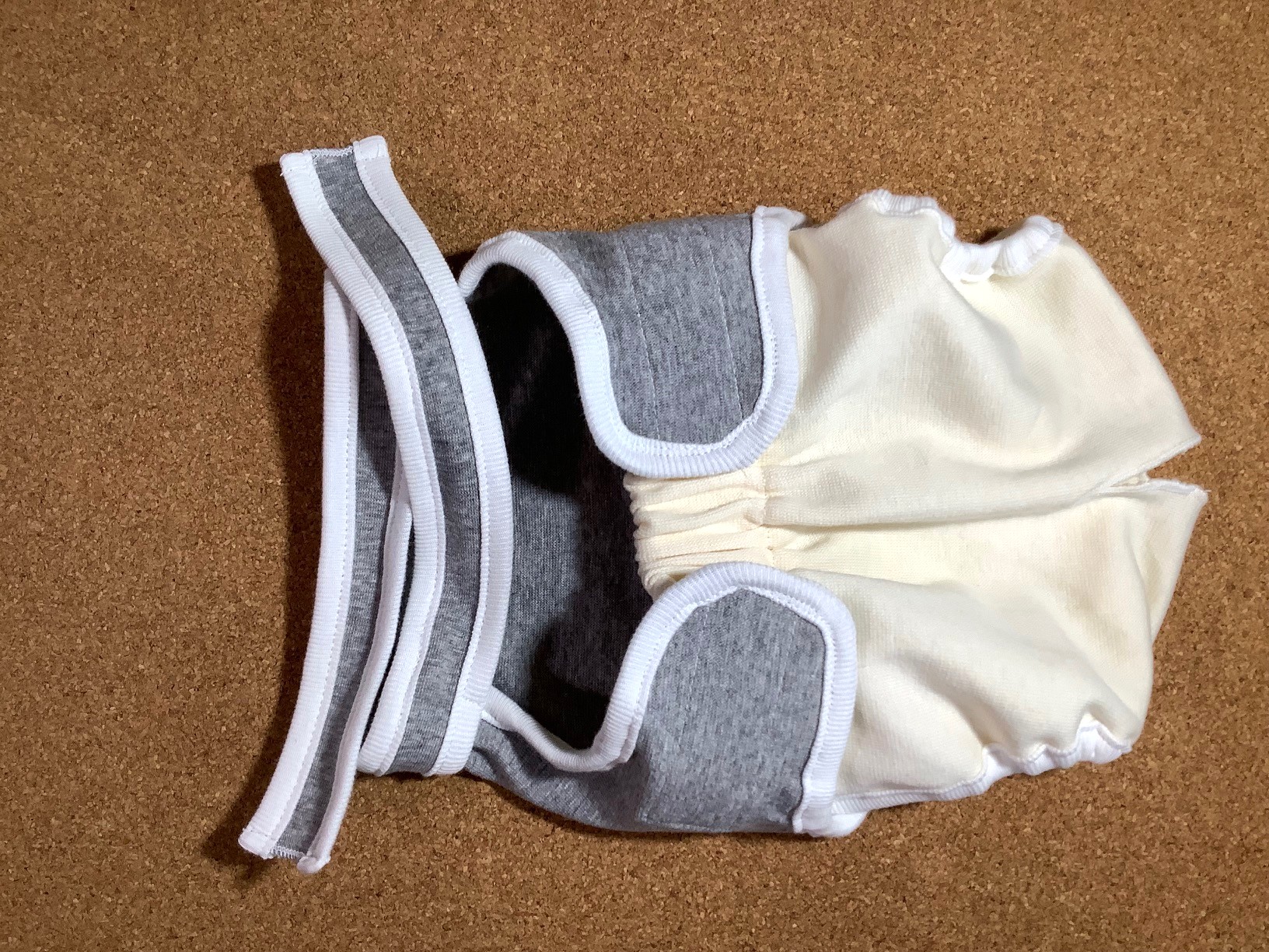 猫用ミニパンツタイプ　ベージュ×グレー　(^^♪